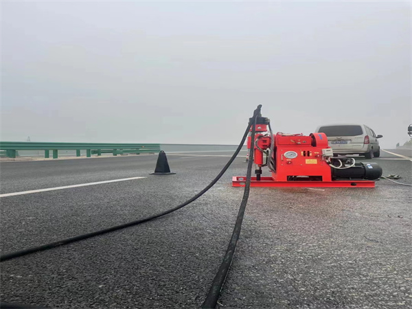 丘北马路路基路面开裂下沉注浆加固灌浆